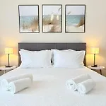 Апартаменты Breathtaking Sea View In